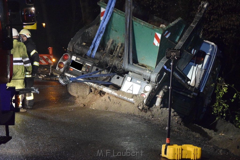 Container LKW umgestuerzt Koeln Brueck Bruecker- Dellbruecker Mauspfad P457.JPG - Miklos Laubert